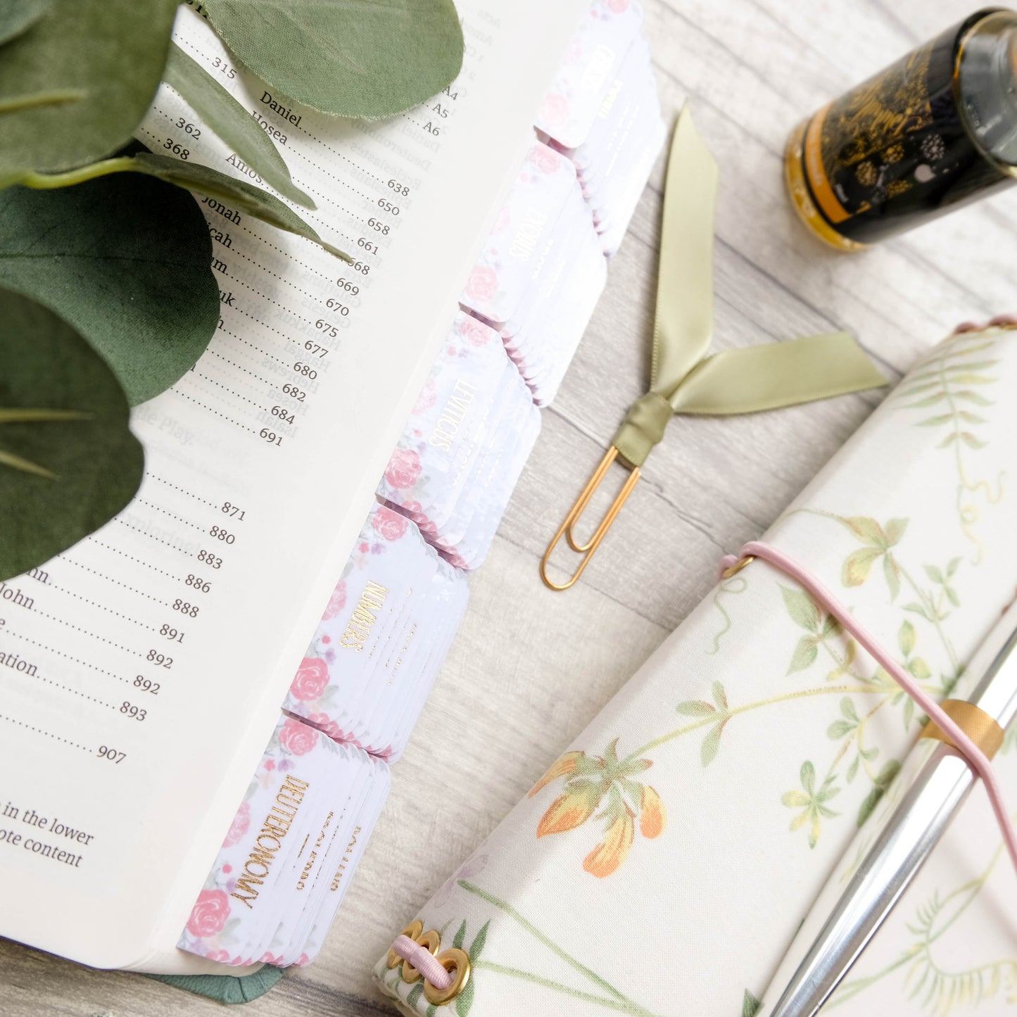Floral & Foil - Watercolour Gold Foil Laminated Bible Tabs